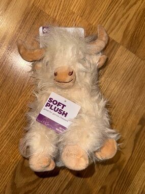 Multipet 9" Highland Cow Dog Toy W Squeaker, Cuddle/Toss, Cream Soft Plush New
